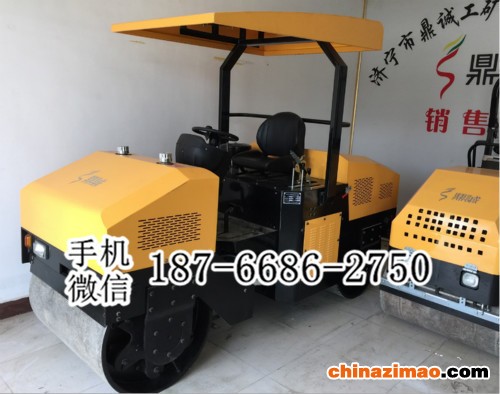 4 3吨双钢轮压路机 (5)