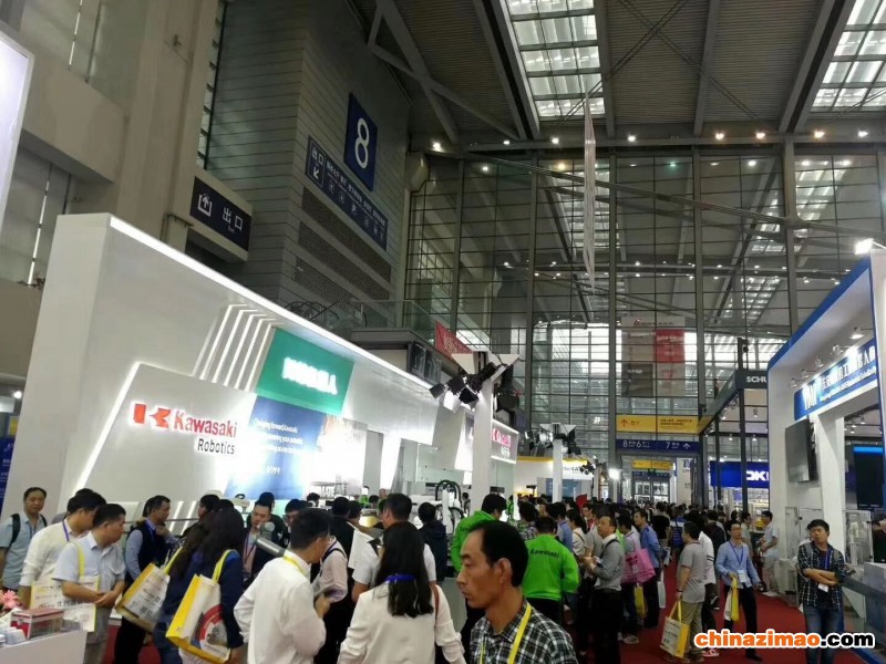 微信图片_2019现场机器人馆