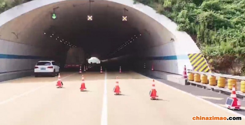 警示路锥